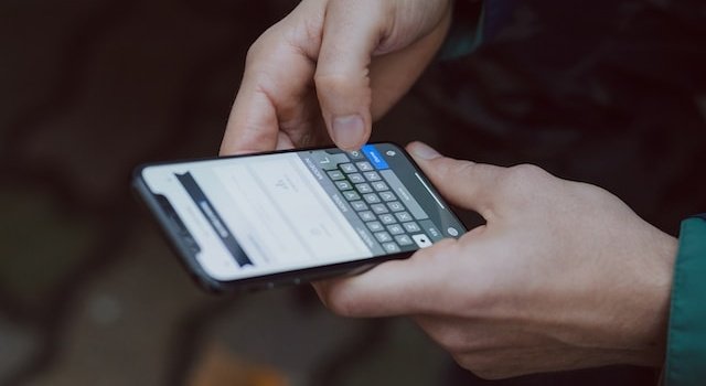 Mensaje con cobro revertido AT&T