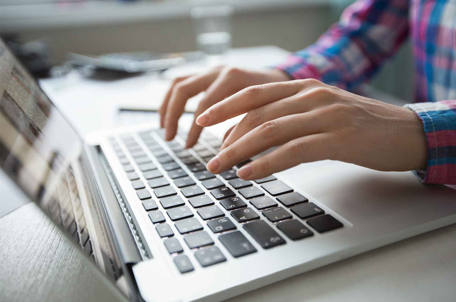 Poner apóstrofe en laptop