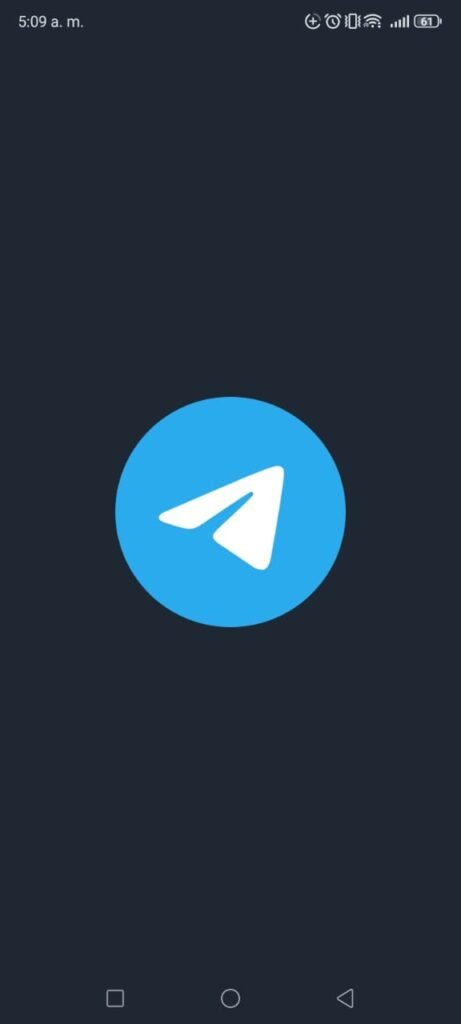 Pantalla de inicio de Telegram. Fondo negro. Logo de Telegram